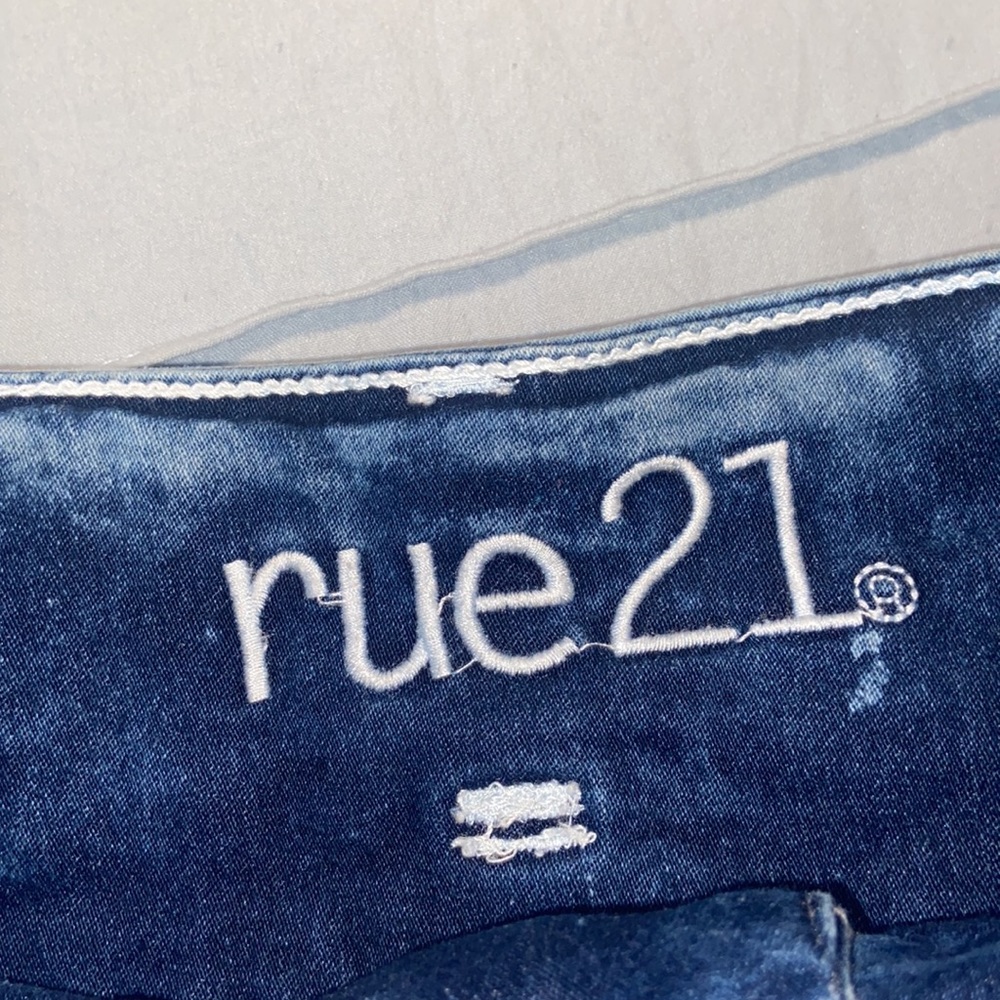 RUE 21 JEAN SHORTS - Picture 3 of 4